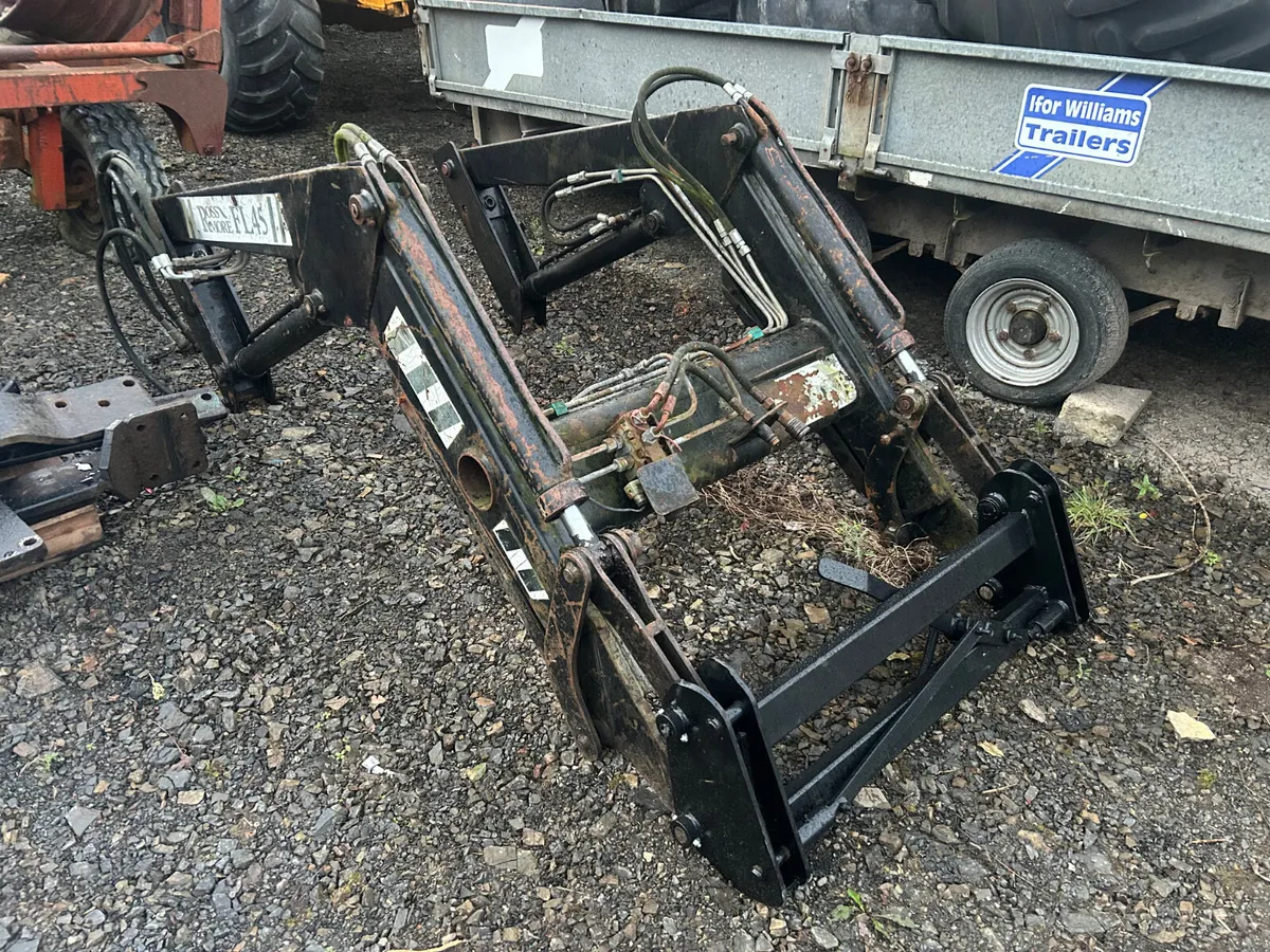 RossMore FL45 Loader to suit Zetor 6340 - Image 2