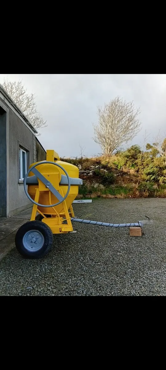 Concrete mixer....Altrad belle 4 bag - Image 1