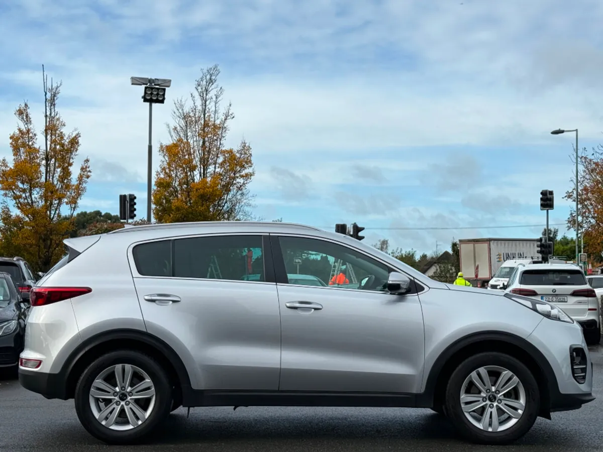 Kia Sportage 1.7D PLATINUM 5DR *LOW KMS* - Image 4
