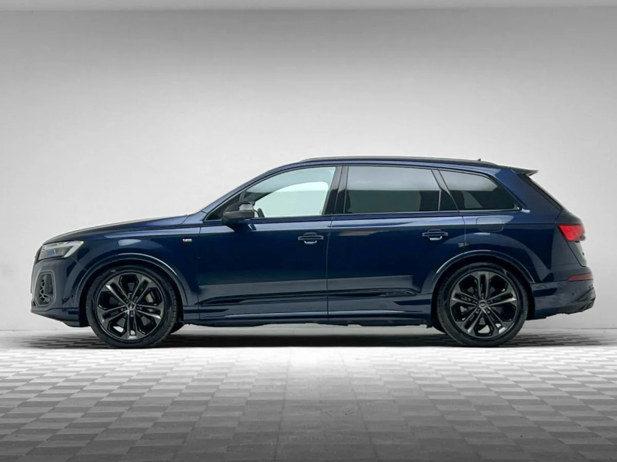 Audi Q7 55 TFSI E S LINE BLACK ED QUATTRO - Image 4