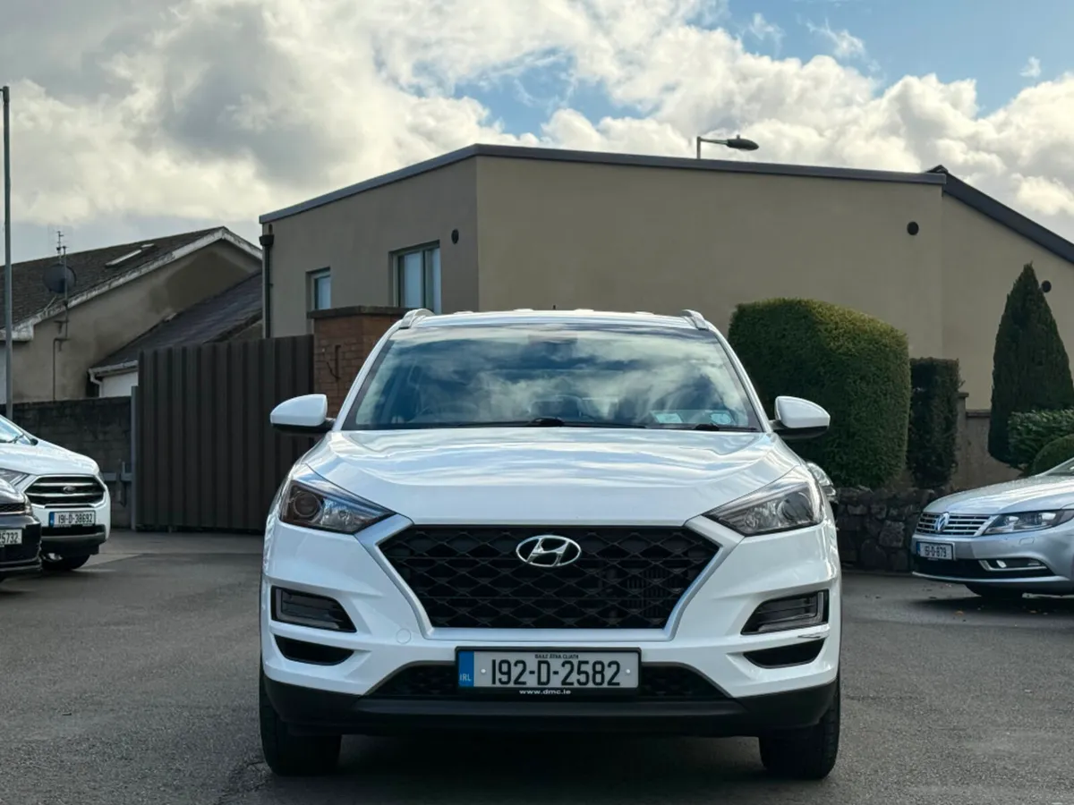 Hyundai Tucson COMFORT 1.6 DIESEL *LOW KMS* - Image 2