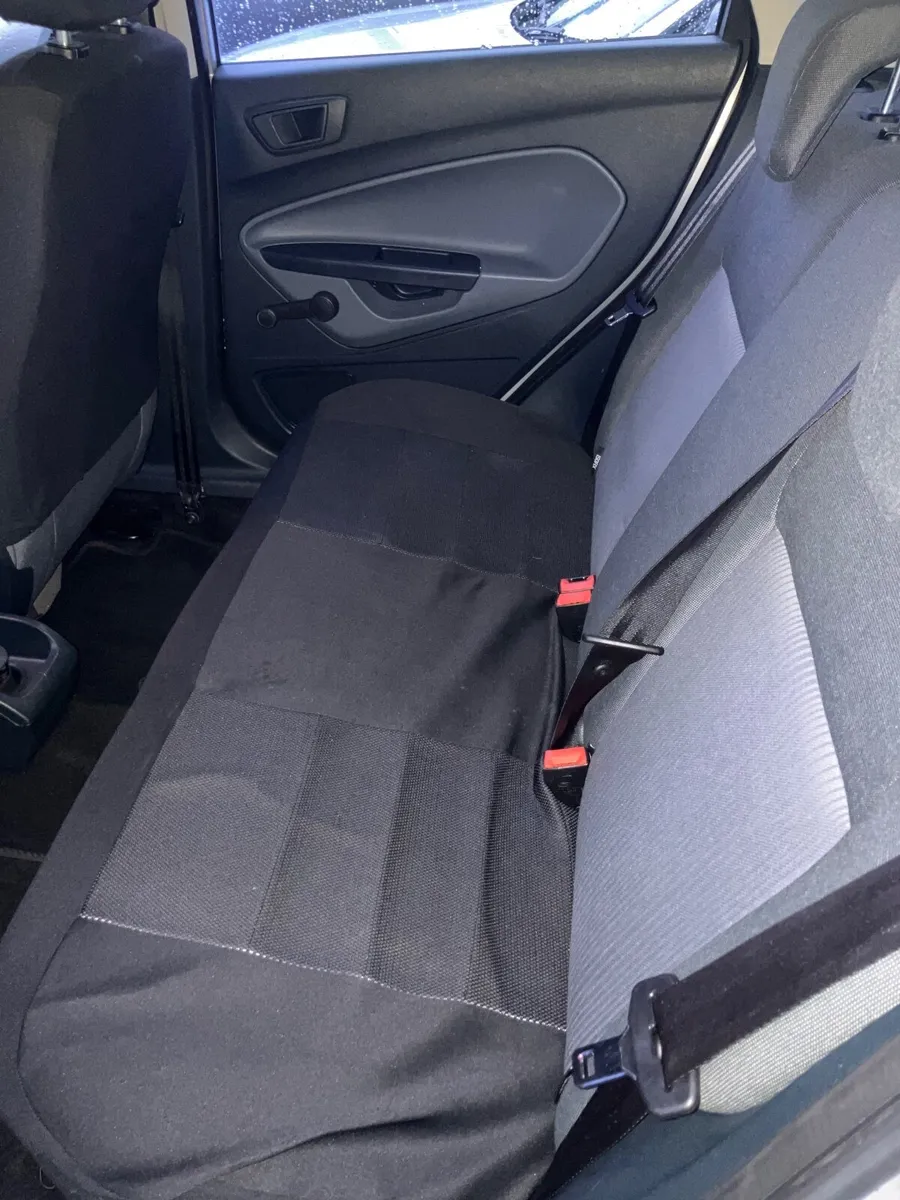 Ford Fiesta 2011 - Image 4