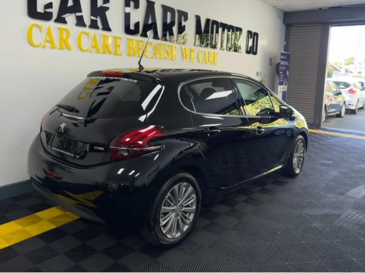 Peugeot 208 2017 208 Automatic Ony 41000Km - Image 4