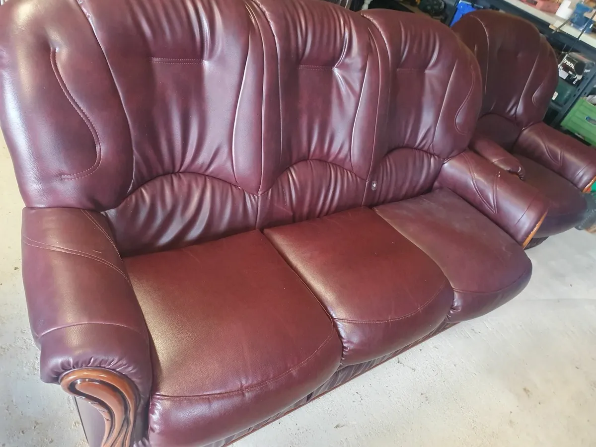 Sofa and two armchairs - Image 3