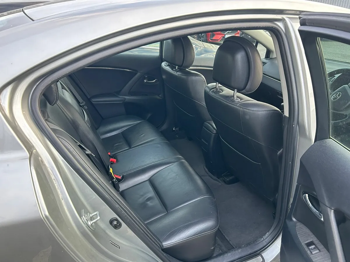 09 Avensis diesel high spec read on.... - Image 4