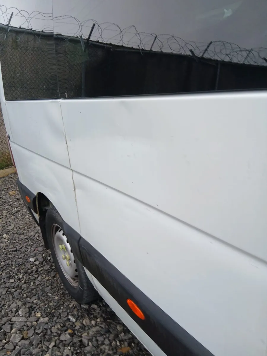 Van - Image 3