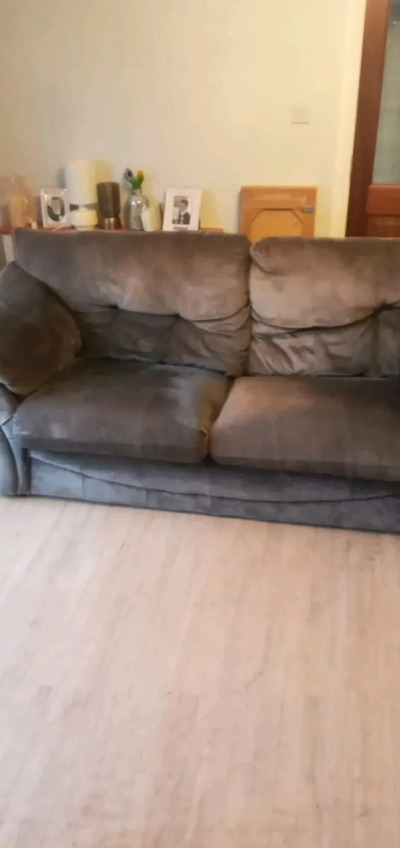 Sofa's 2 and 3 seater - Image 2