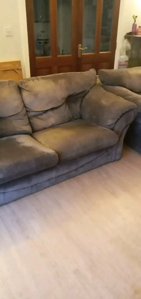 Sofa's 2 and 3 seater - Image 4