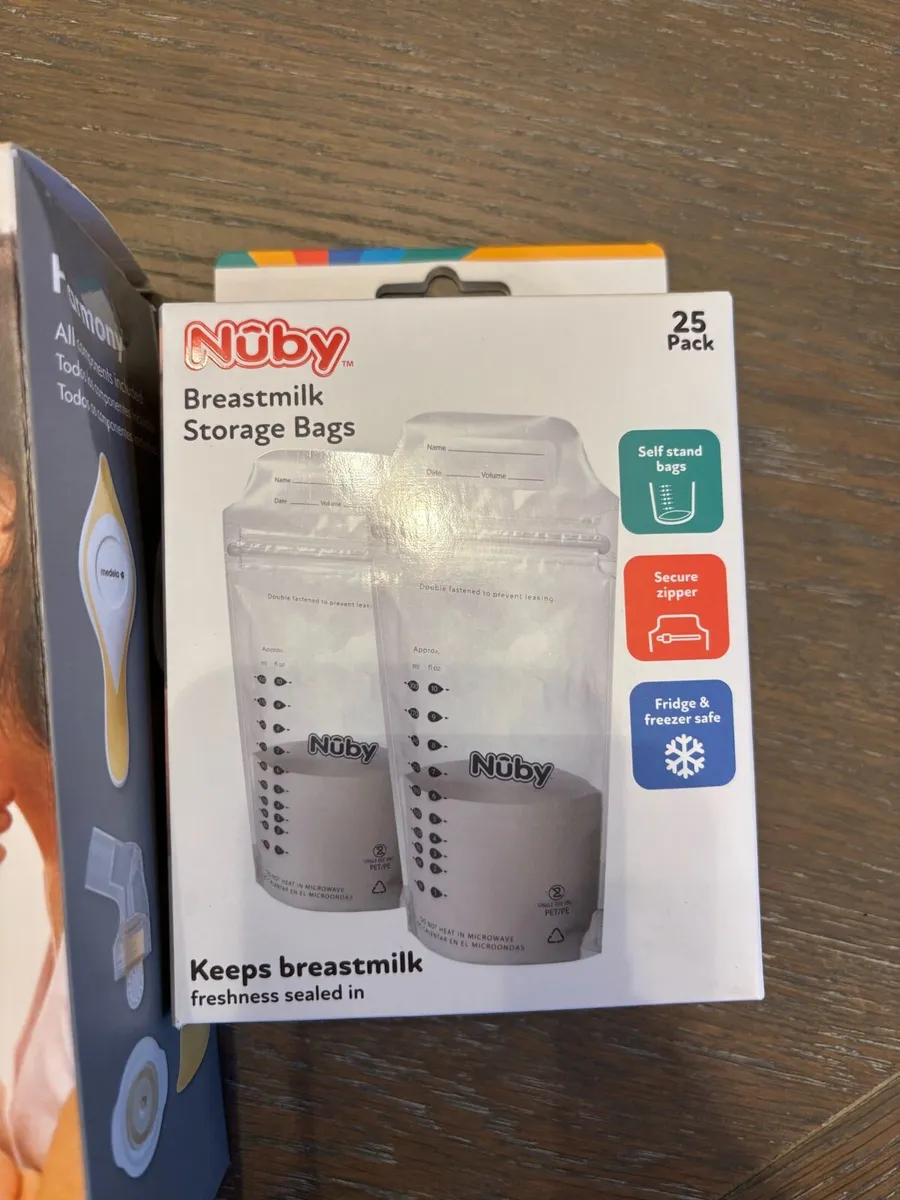 Breast Pump & Storage Bags (Never used) - Image 3