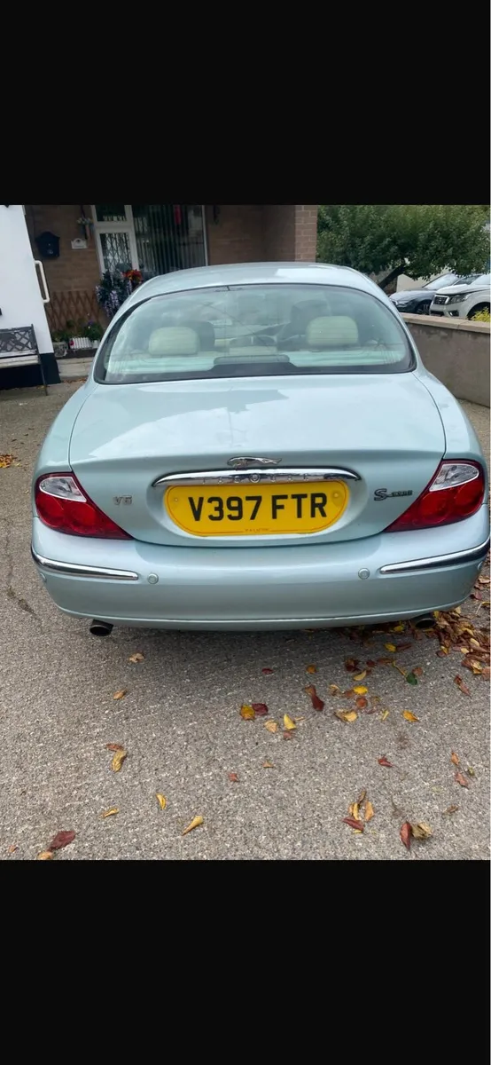 Car - Image 3