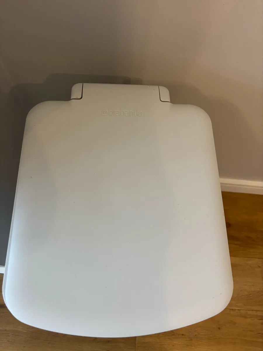 Brabantia StepUp Pedal Bin 40L - Light Grey - Image 3