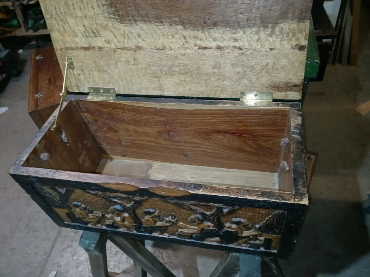 Carved Bos - Image 2
