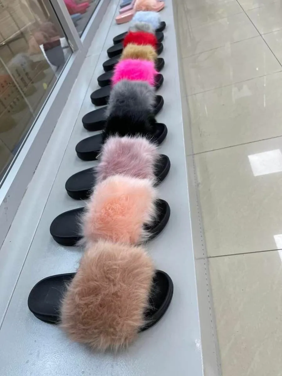 Fluffy fur slippers sizes 37-41 sizes 4-8 - Image 1
