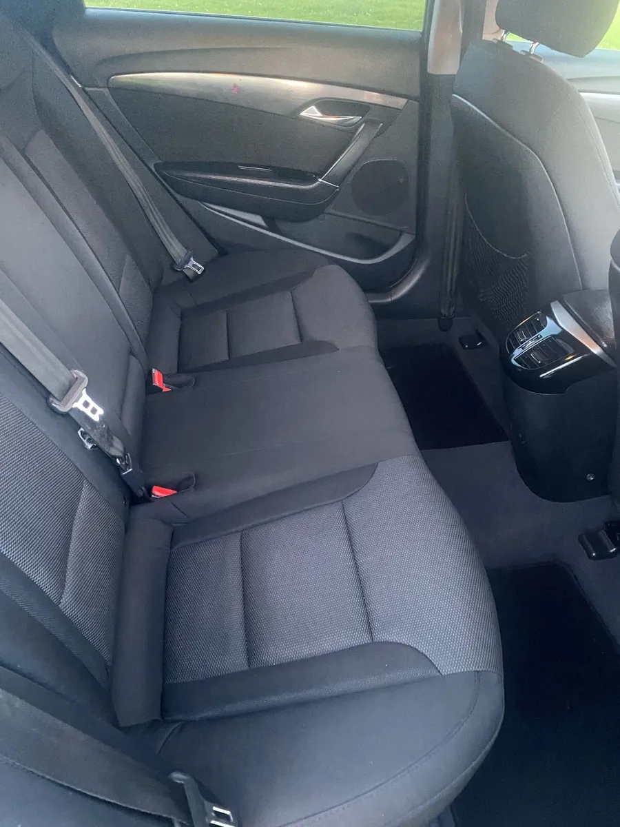Hyundai i40 estate manual - Image 4