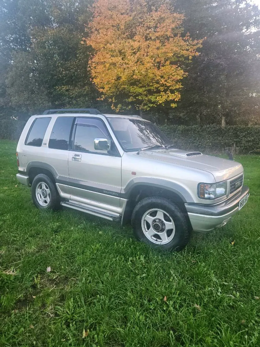 ISUZU TROOPER BIGHORN LS - Image 1