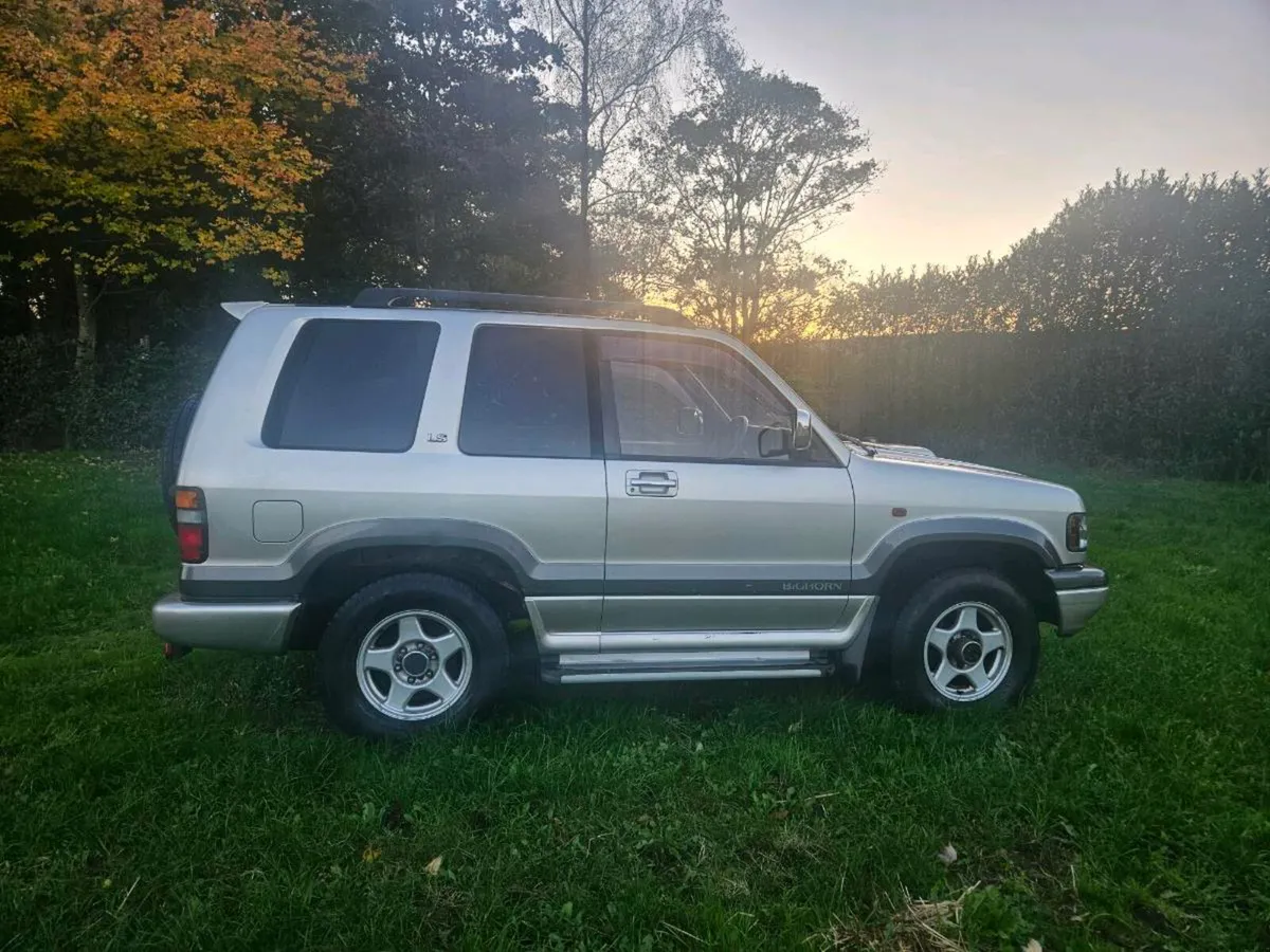 ISUZU TROOPER BIGHORN LS - Image 3