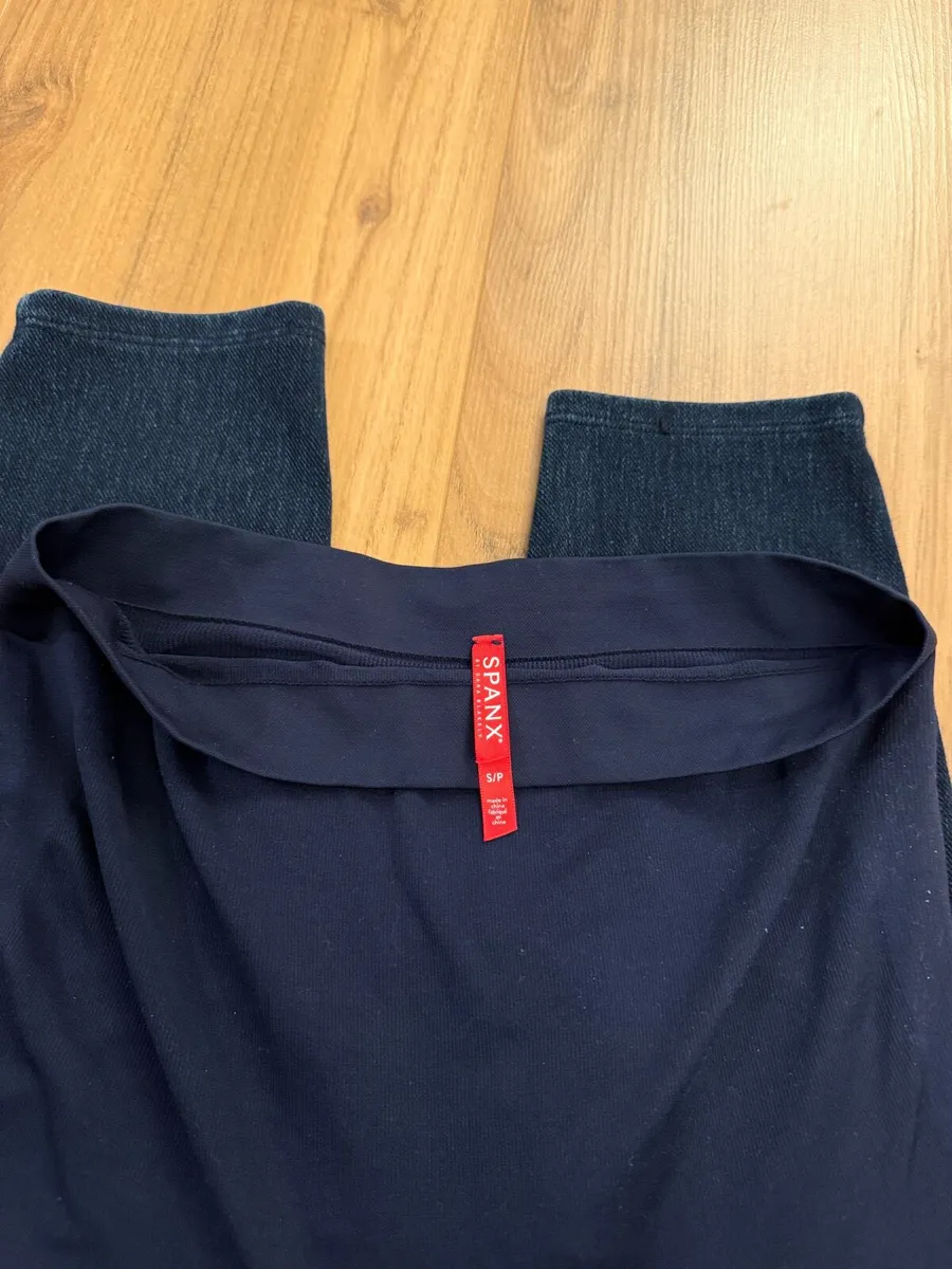 Spanx Mama Jean ish Leggings - Image 3