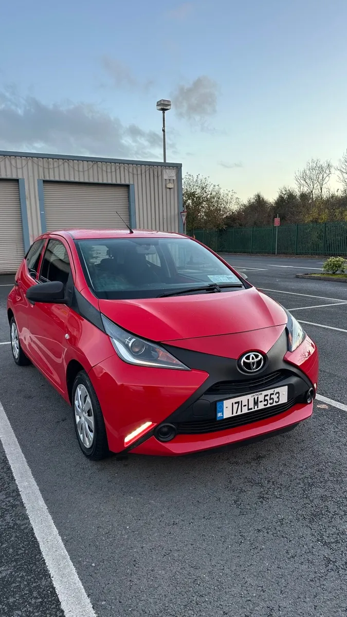 Toyota Aygo 1.0 VVTI X-play 5Door - Image 1