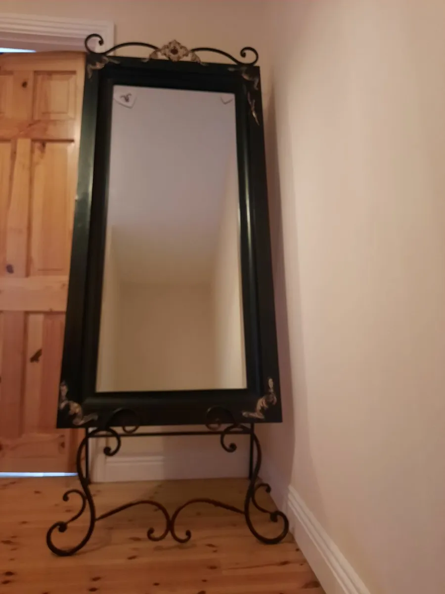 Large free standing mirror - Image 2