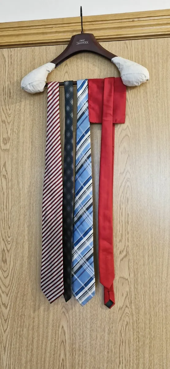 Mens Suit Shirt Ties / Clothing