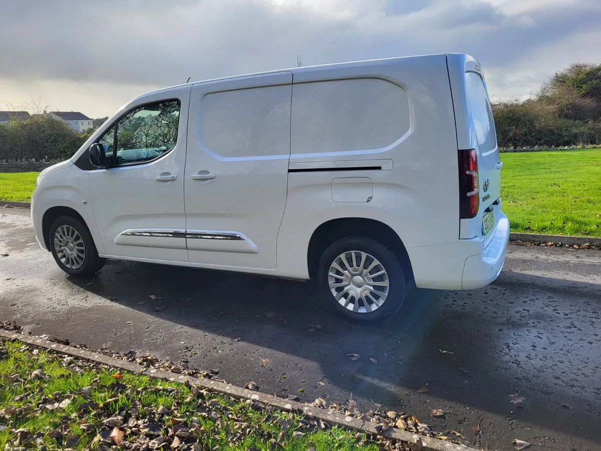Toyota Proace City LWB   1 OWNER - Image 4
