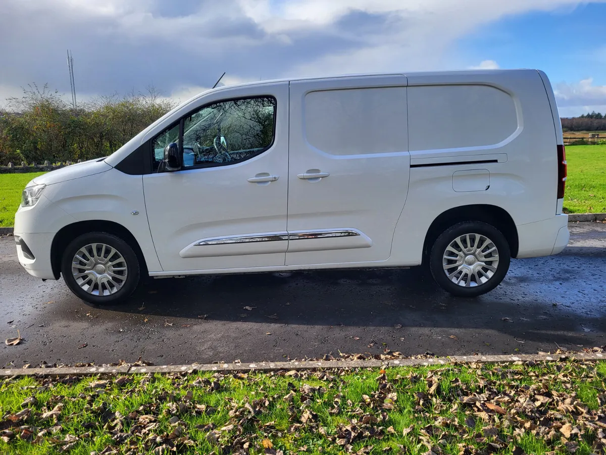 Toyota Proace City LWB   1 OWNER - Image 3