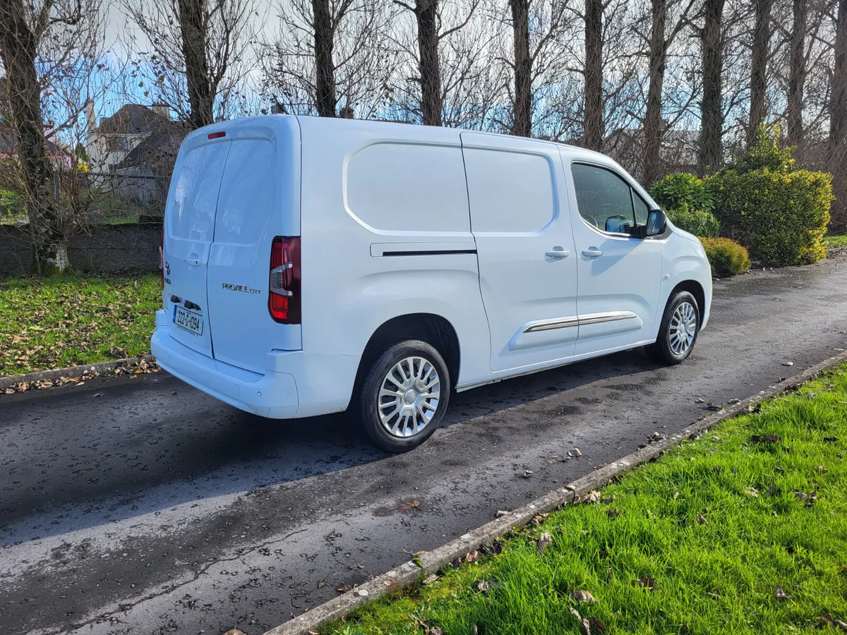 Toyota Proace City LWB   1 OWNER - Image 2