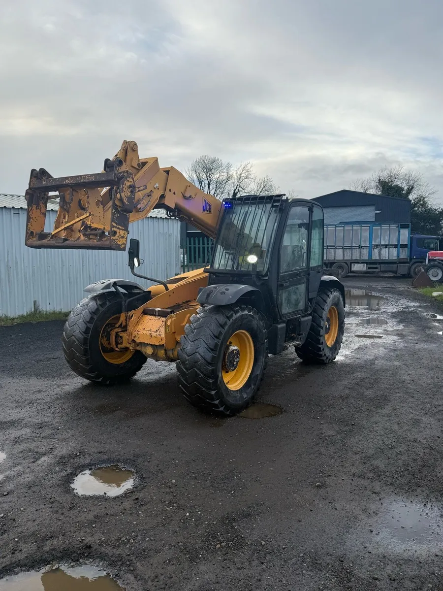 JCB - Image 3
