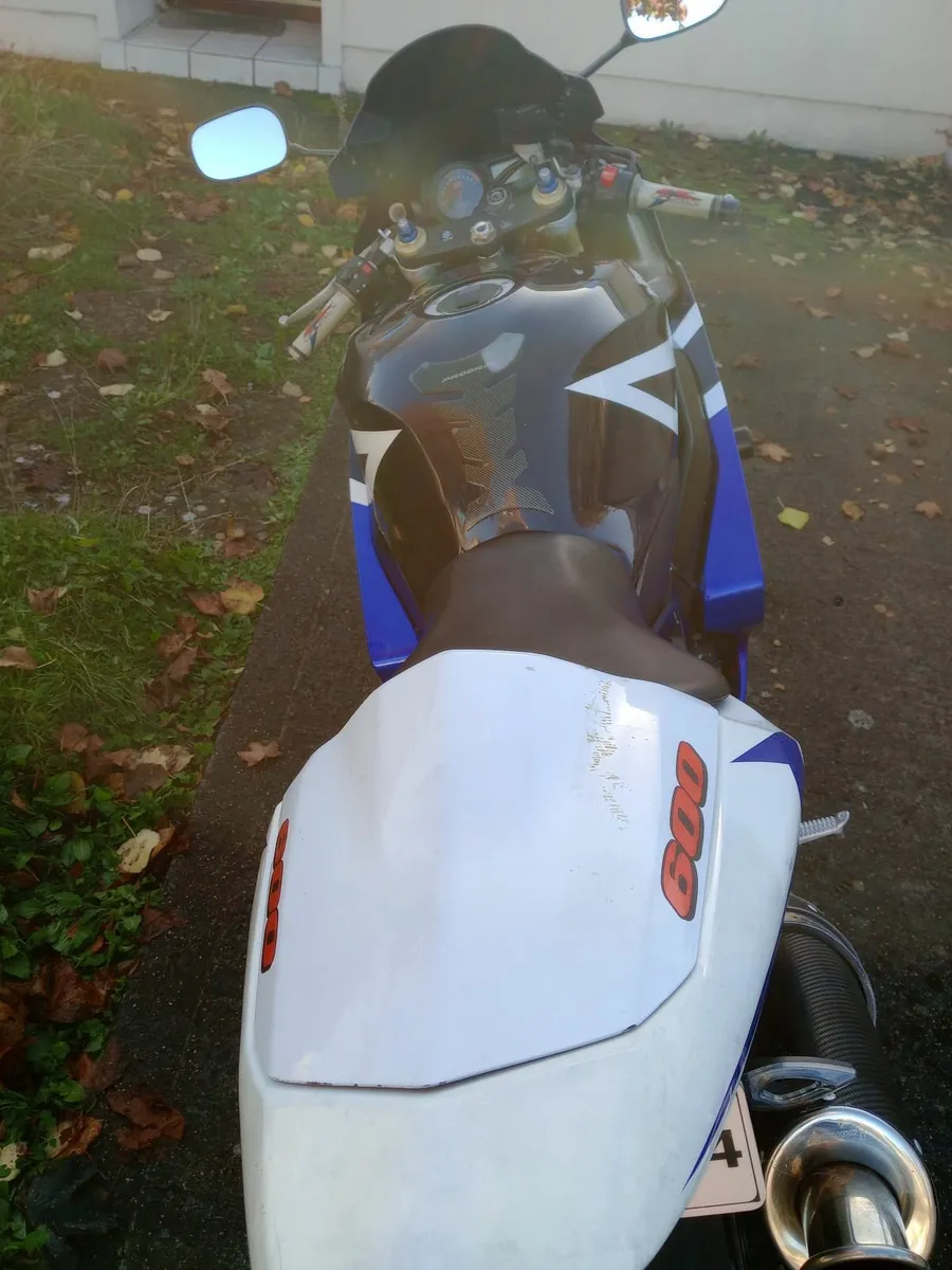 Suzuki gsx-r 600 - Image 4