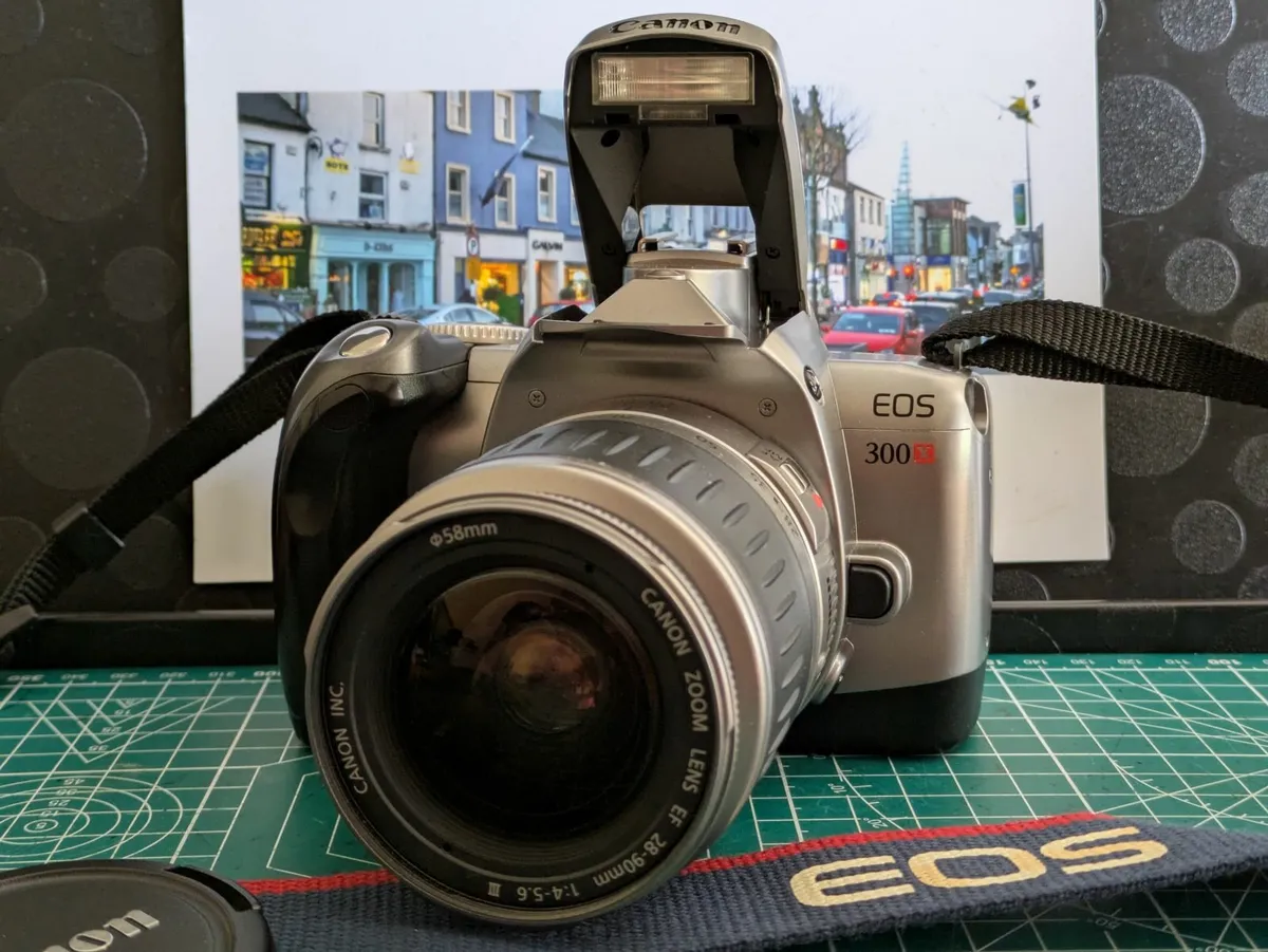 🎞️ Canon EOS 300 X kit with zoom lens - Image 4