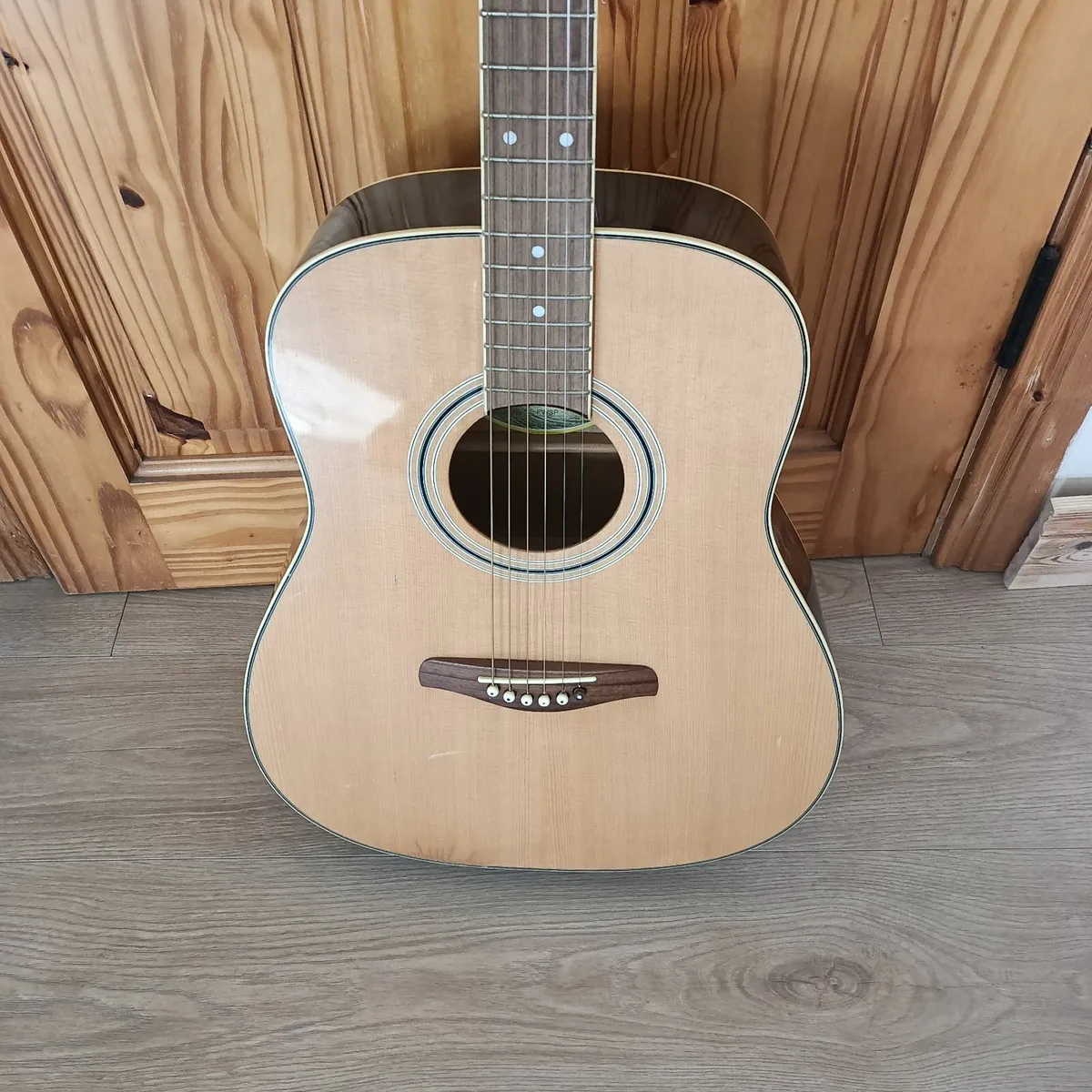 Acoustic guitar - Image 2