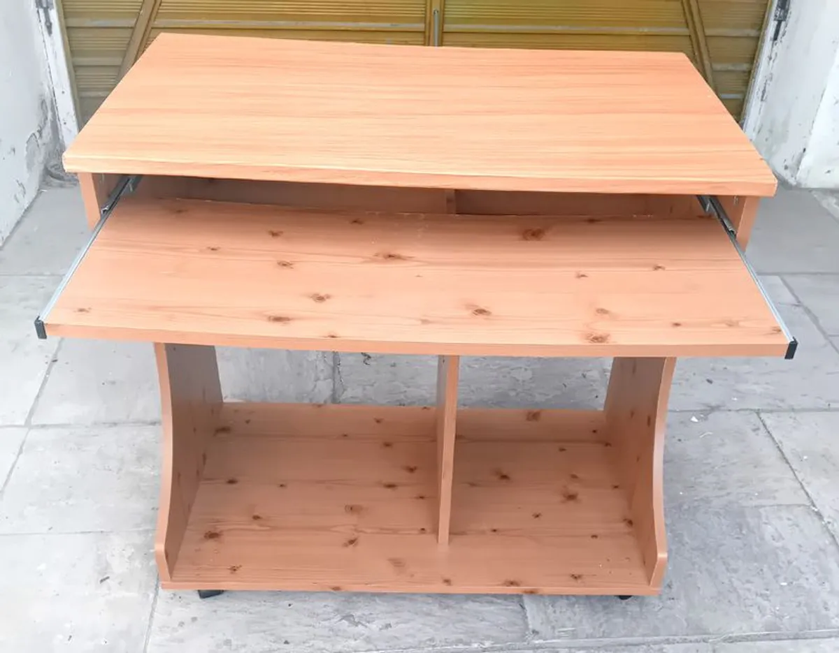 Computer or Study Desk - Image 3