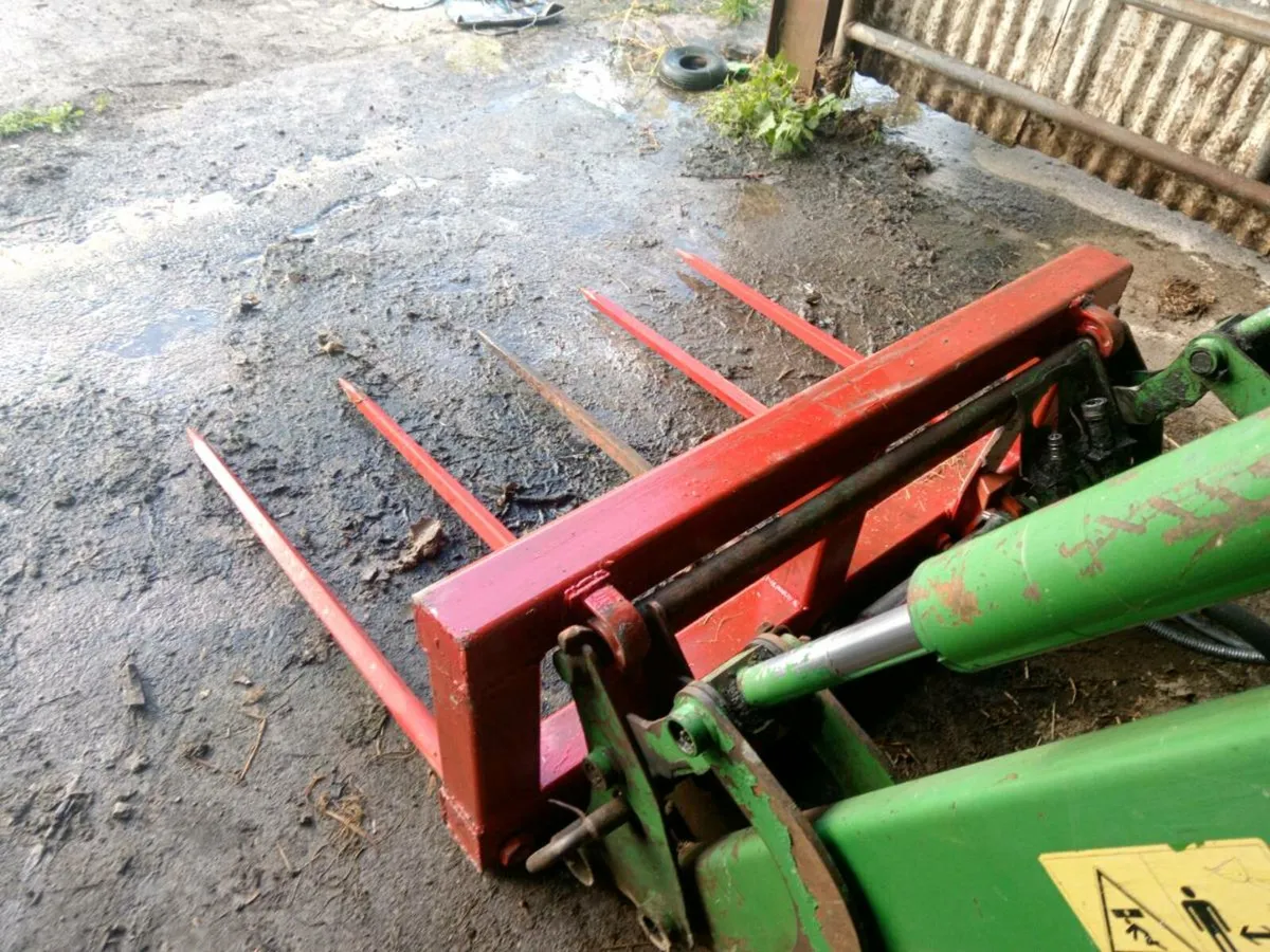 4 inch heavy box iron 4ft 6 SILAGE  PIKE - Image 1