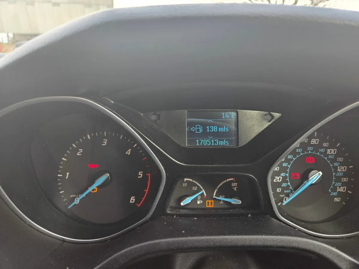 Ford Focus 2012 - Image 2