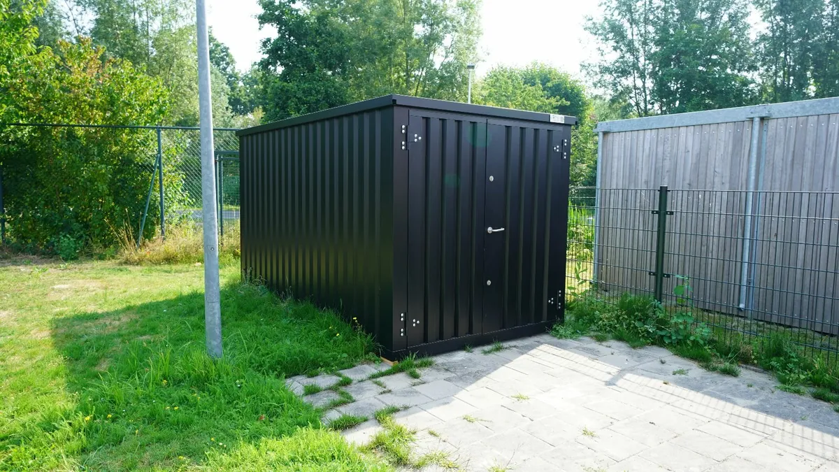 Black Storage Container 4x2m – RAL 9005 Finish - Image 4