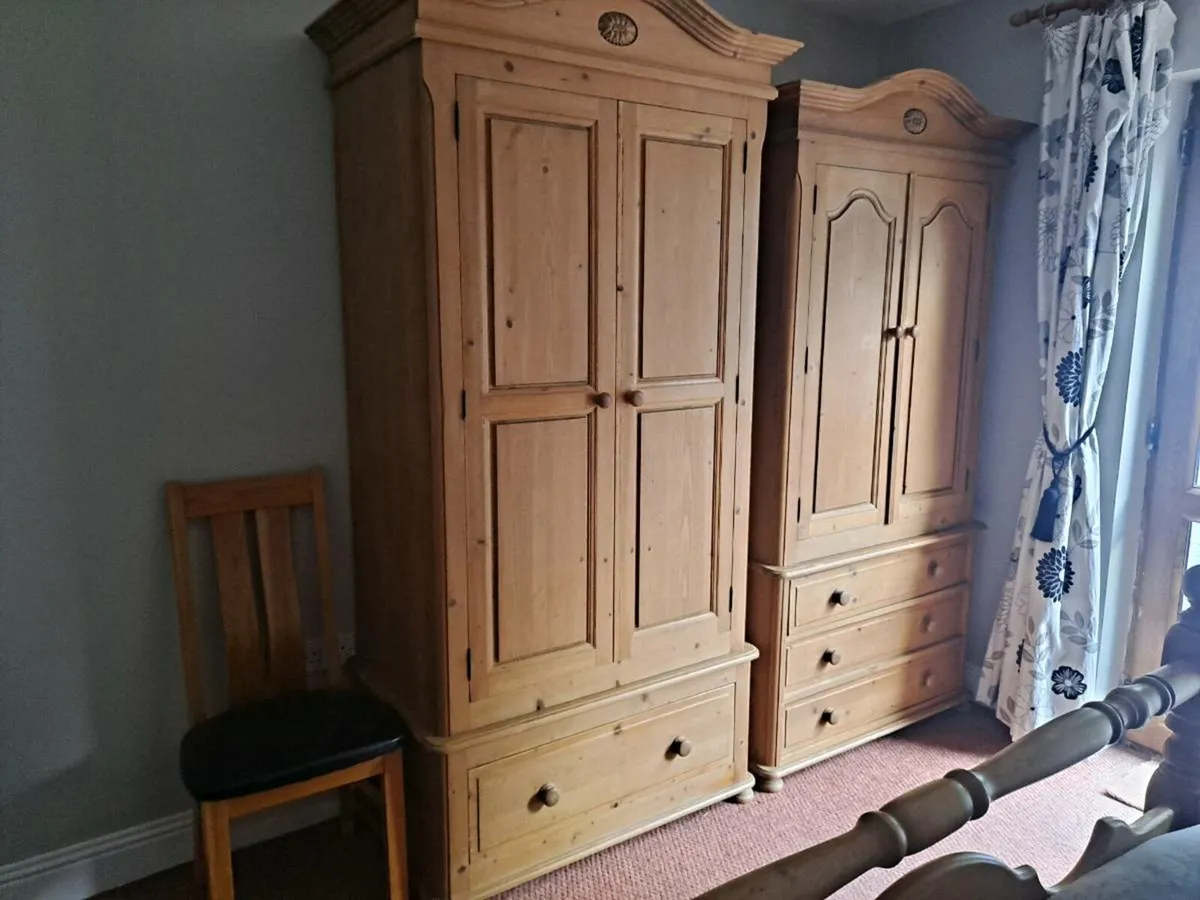 Bedroom suite - Image 1