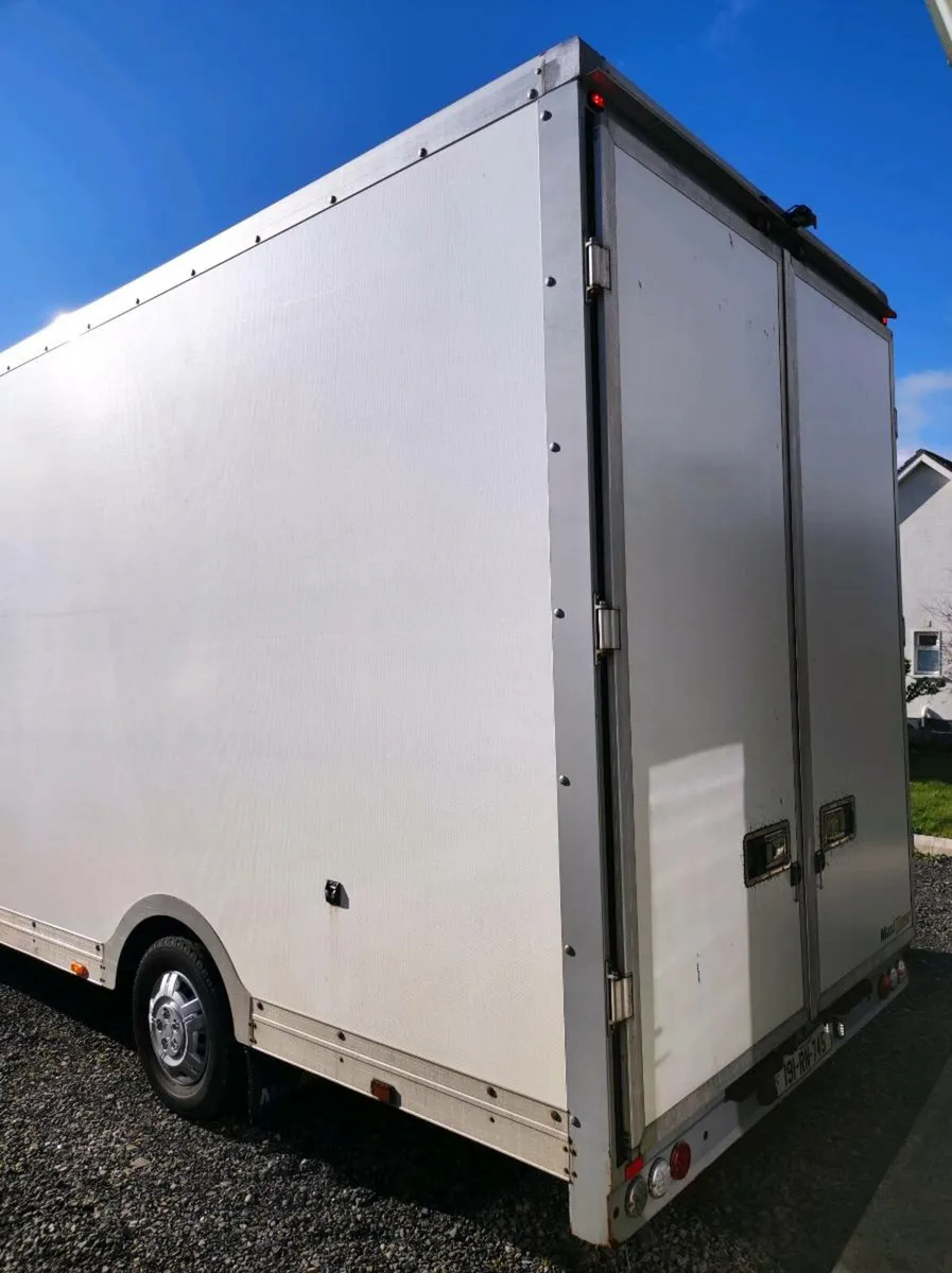 2019 Peugeot Maxi mover low loader Luton box van - Image 4