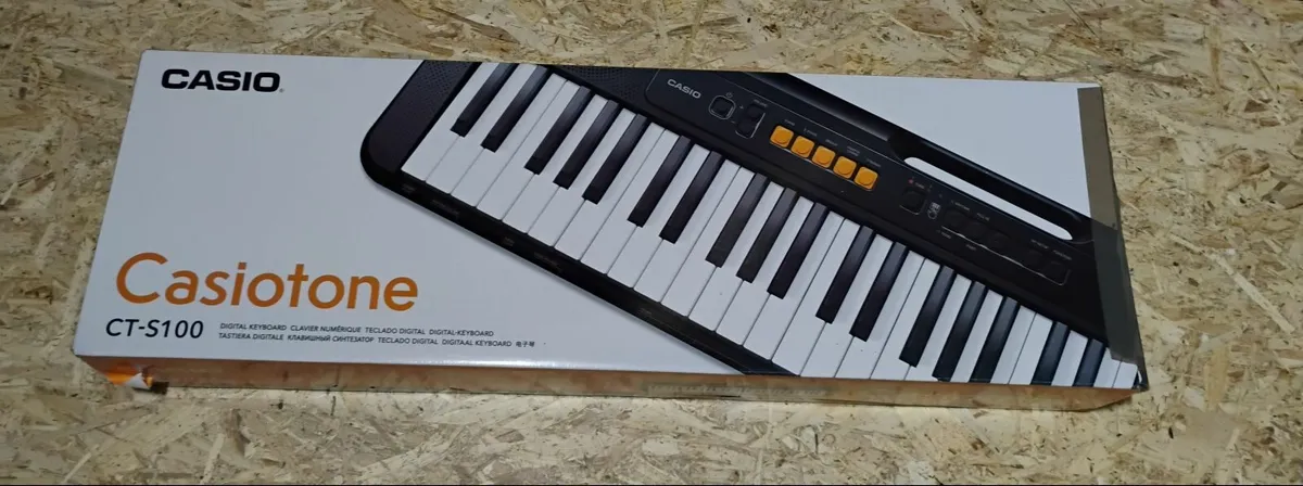 Casio Key board with stand - Image 1