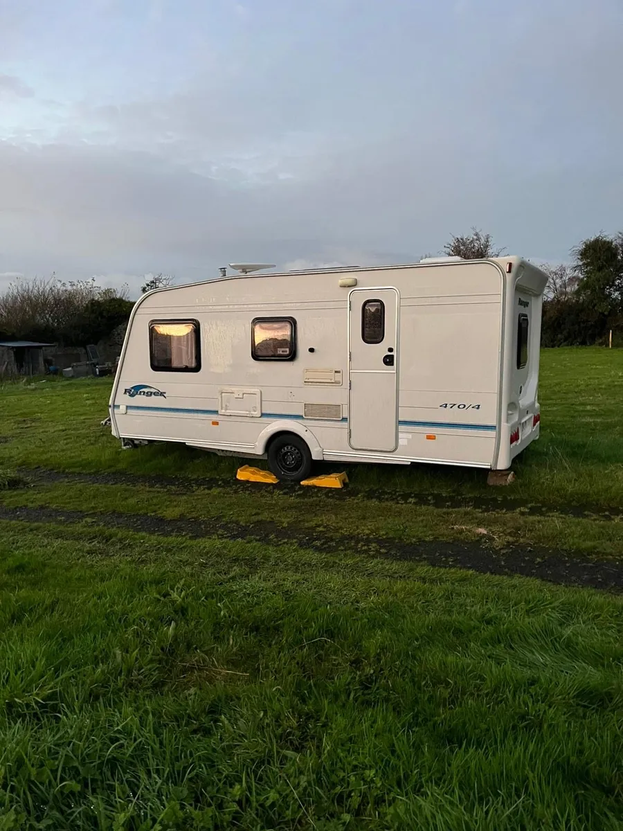 4 berth caravan - Image 4