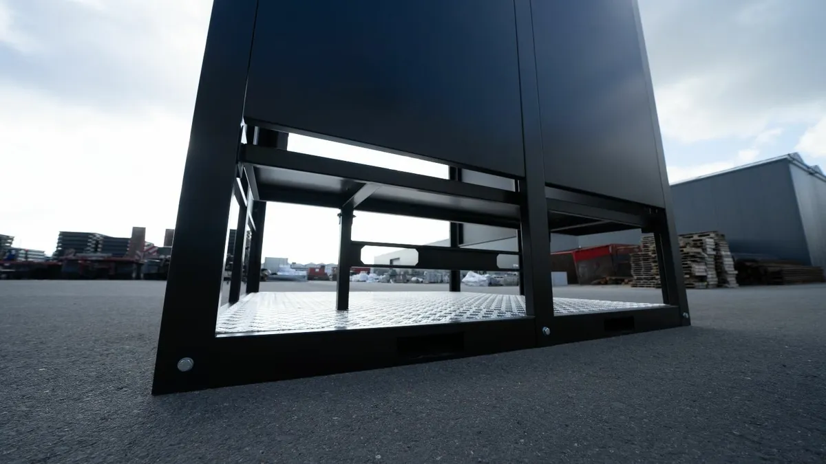 Heavy-Duty Smoking Area Shelter – Quick Delivery - Image 2
