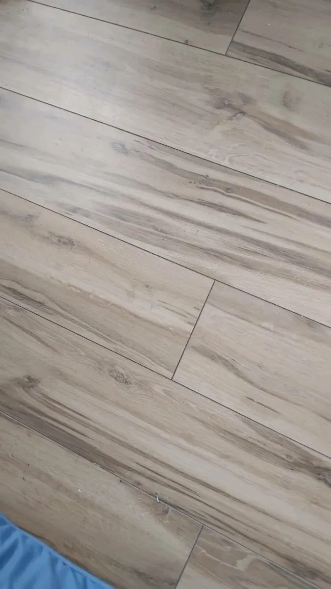 Laminate flooring & underlay - Image 1