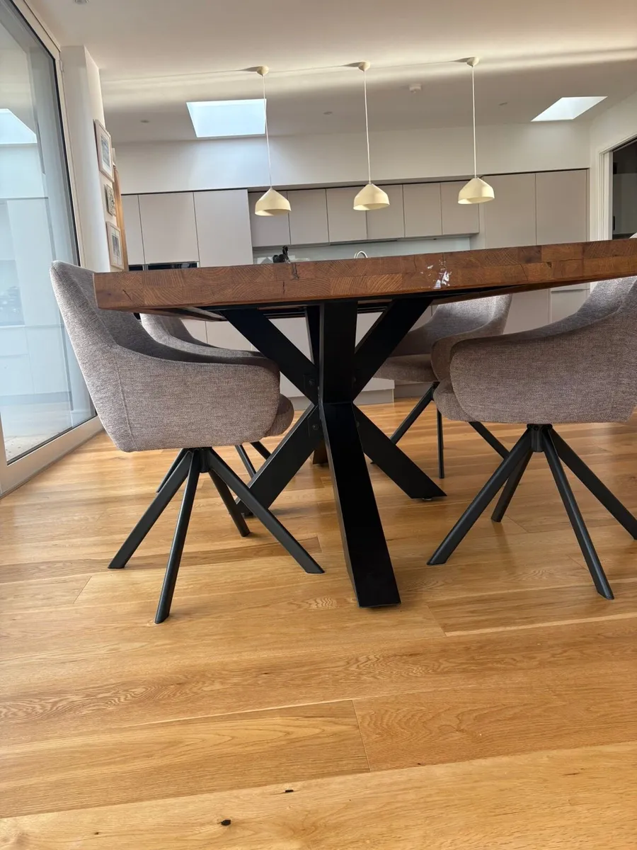Kitchen table - Image 2