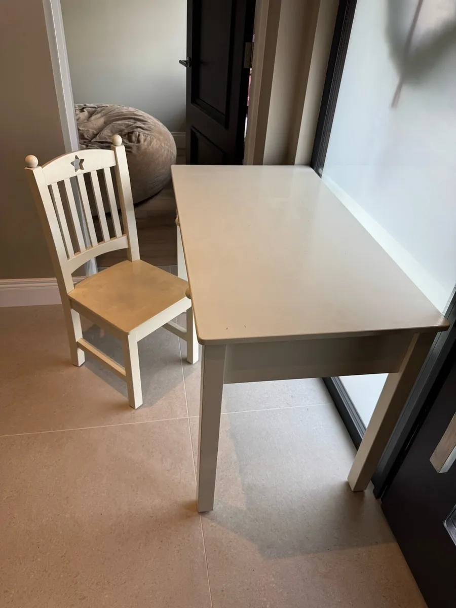 Wooden desk and chair - Image 4
