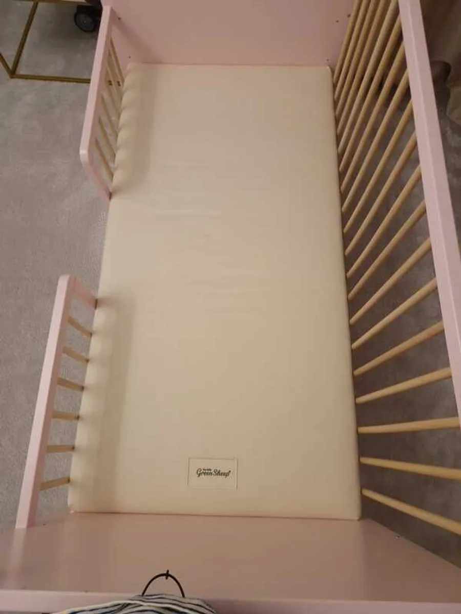 Kids bed with very good mattress - Image 3