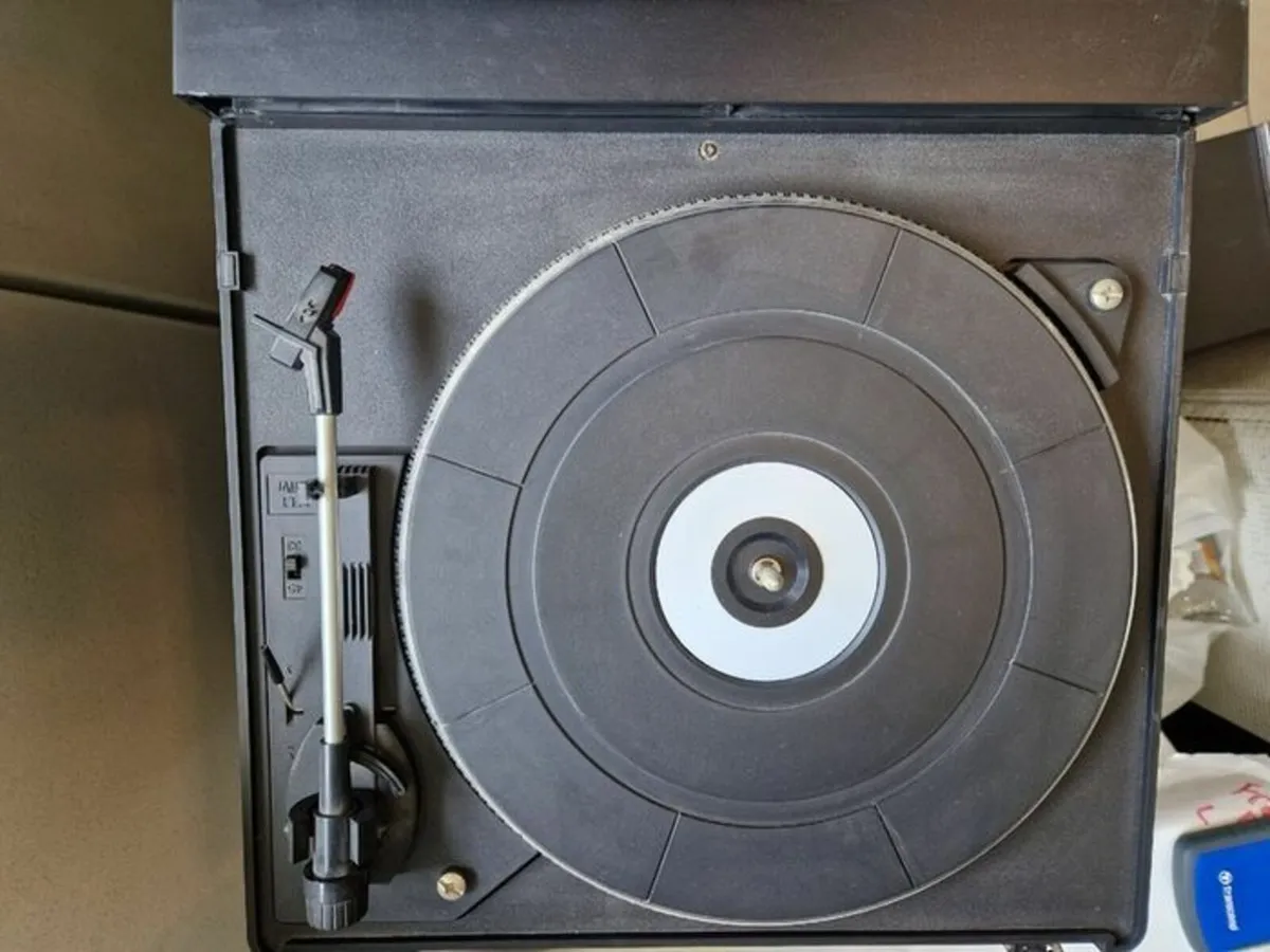 Philips FCD 19530 HIFI Stereo Music Centre - Image 4