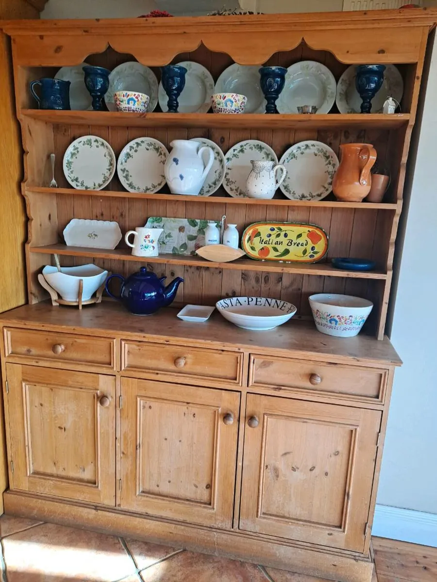 Pine dresser - Image 1