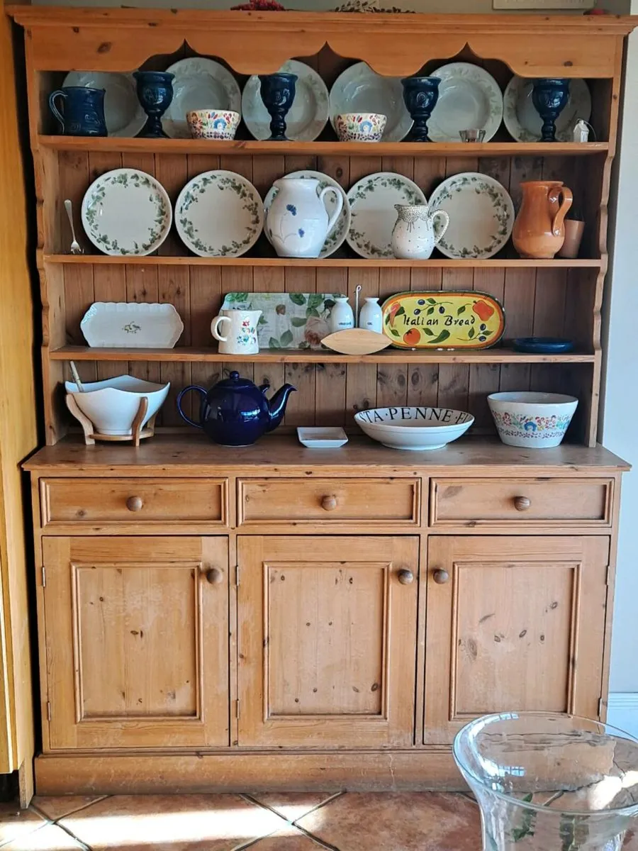 Pine dresser - Image 2