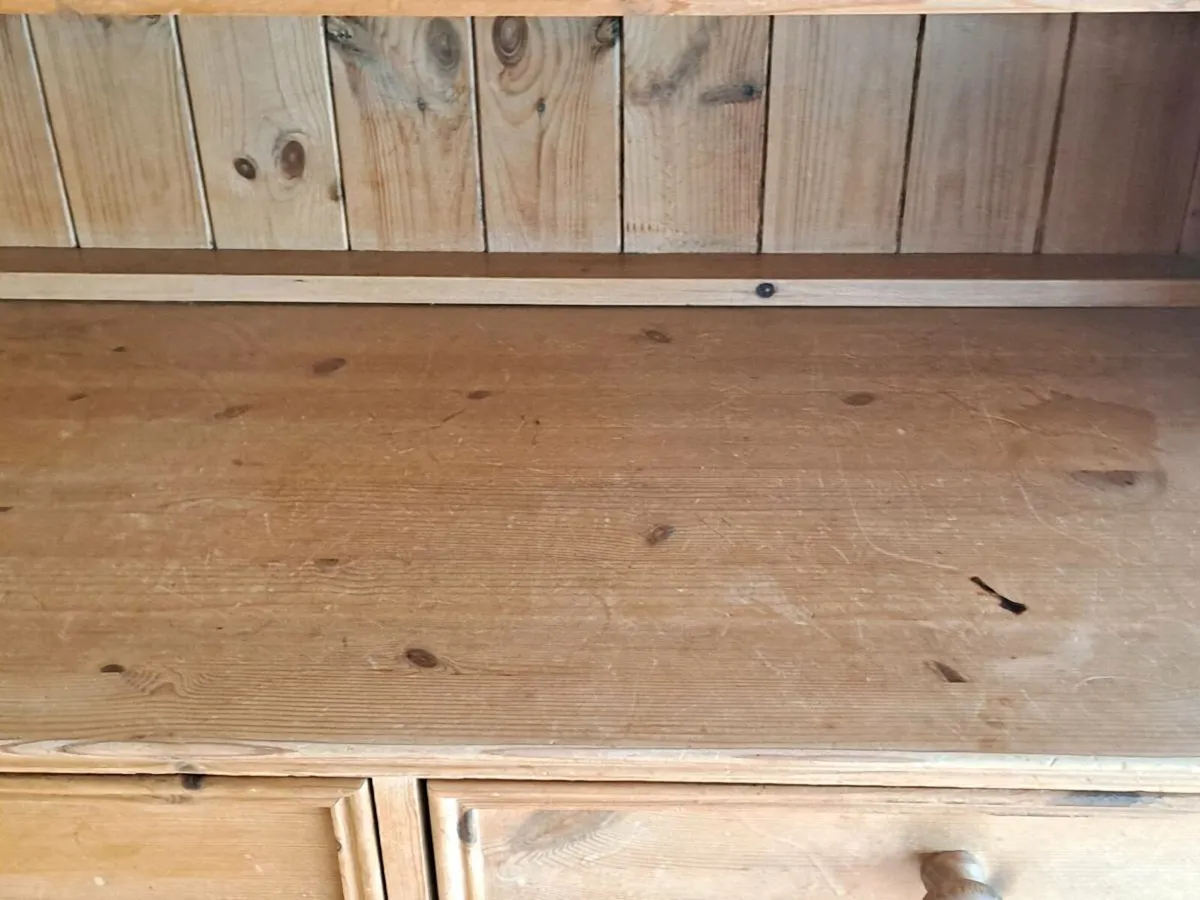 Pine dresser - Image 3