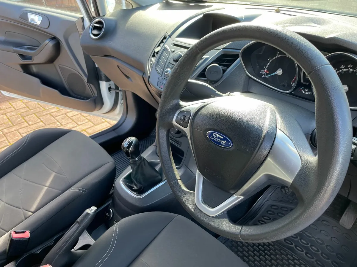 Ford Fiesta 2013 - Image 4