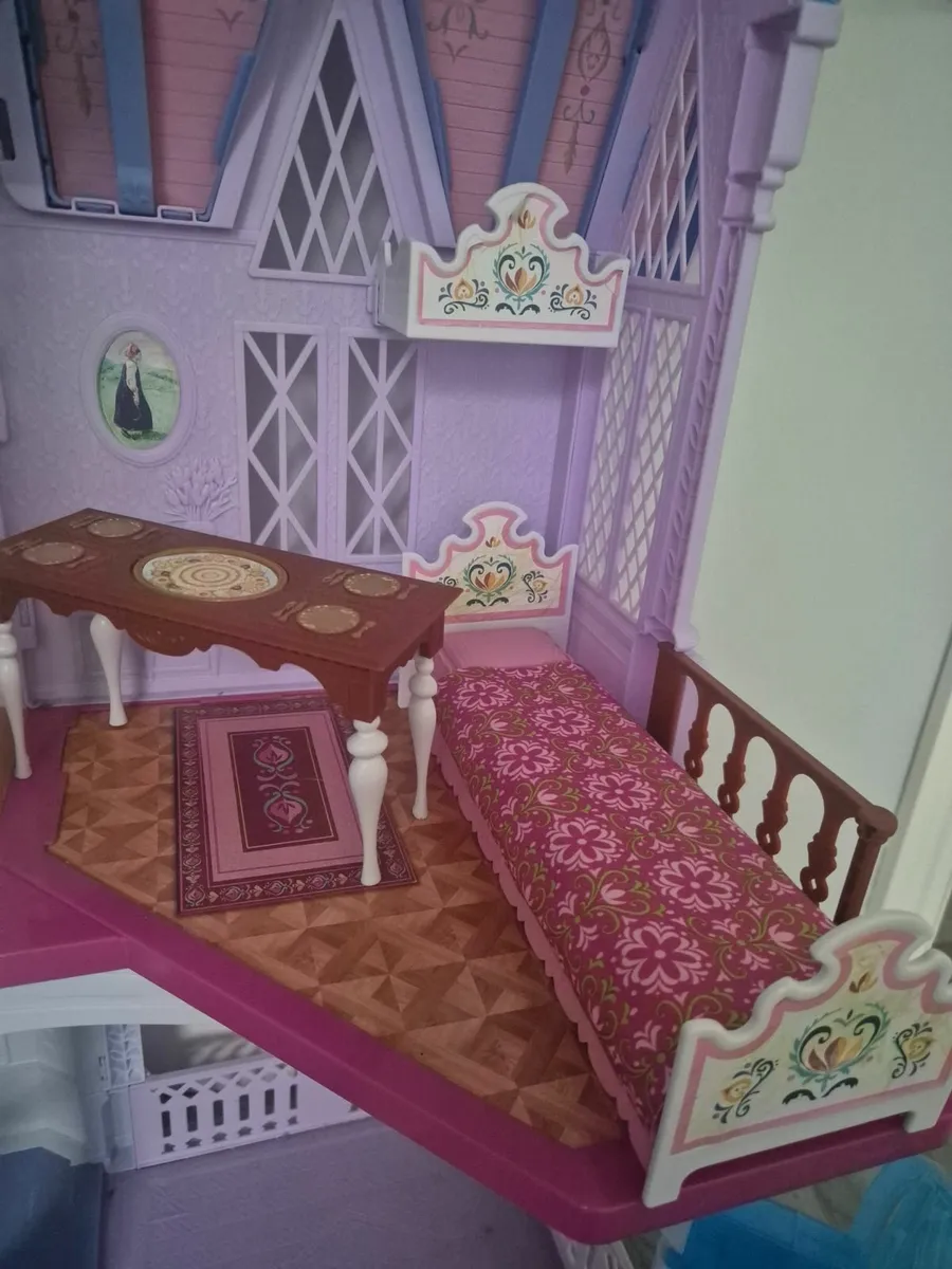 Frozen doll house and sven - Image 4
